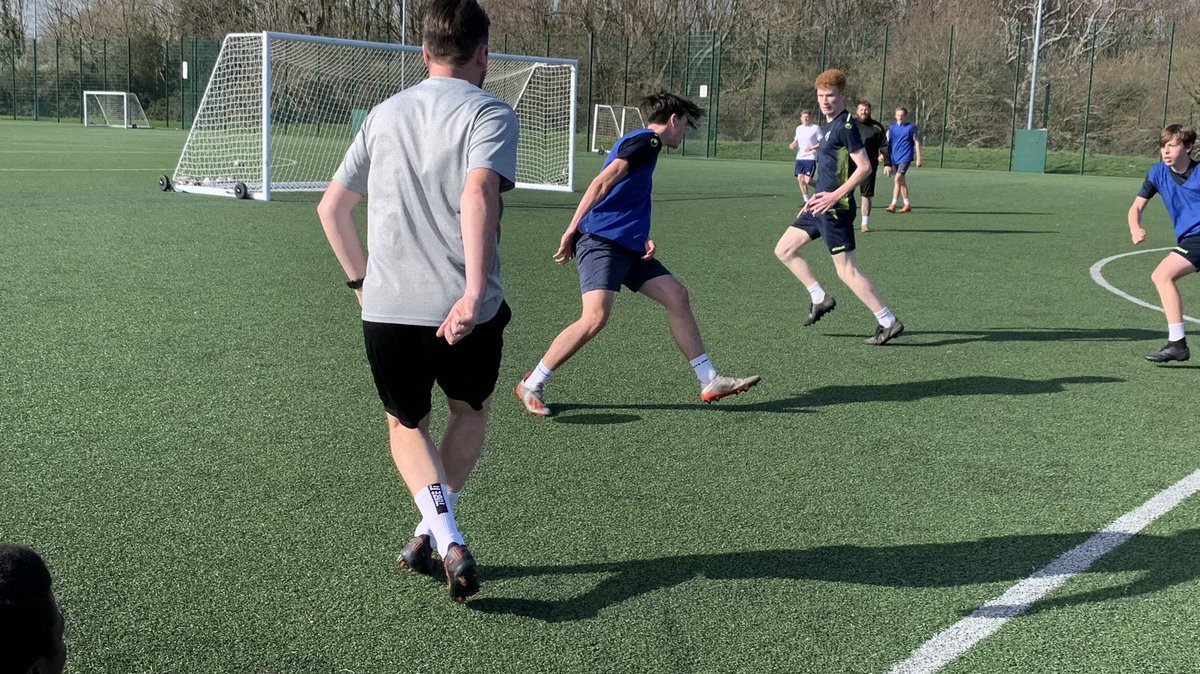 HWFCAcademyHSDC's tweet photo. 📸 | Some more images, after a nice warm afternoon session. #Be_hsdc #COYH https://t.co/DysYLUnTbZ