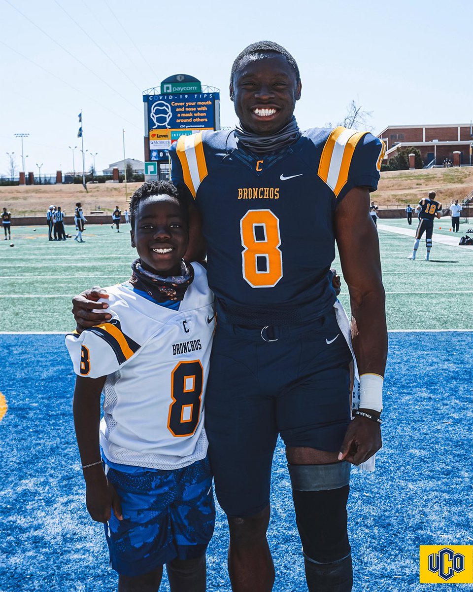 ucobronchofb's tweet photo. Derek‘s biggest fan was in attendance for our scrimmage last Saturday. Elijah was able to watch D🔒 back on the field for the first time, and watch us get a win! 

#RollChos🐴 https://t.co/2JBtPjtJUI