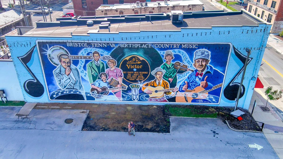 BCMM's tweet photo. We are rightly proud of our country music mural here in Historic Downtown Bristol – and we are not the only community that has celebrated its rich musical heritage through public art on a grand scale! Check out today’s #BCMBlog to learn more. https://t.co/O5PJPxYUYc https://t.co/RGKywX2ZbL
