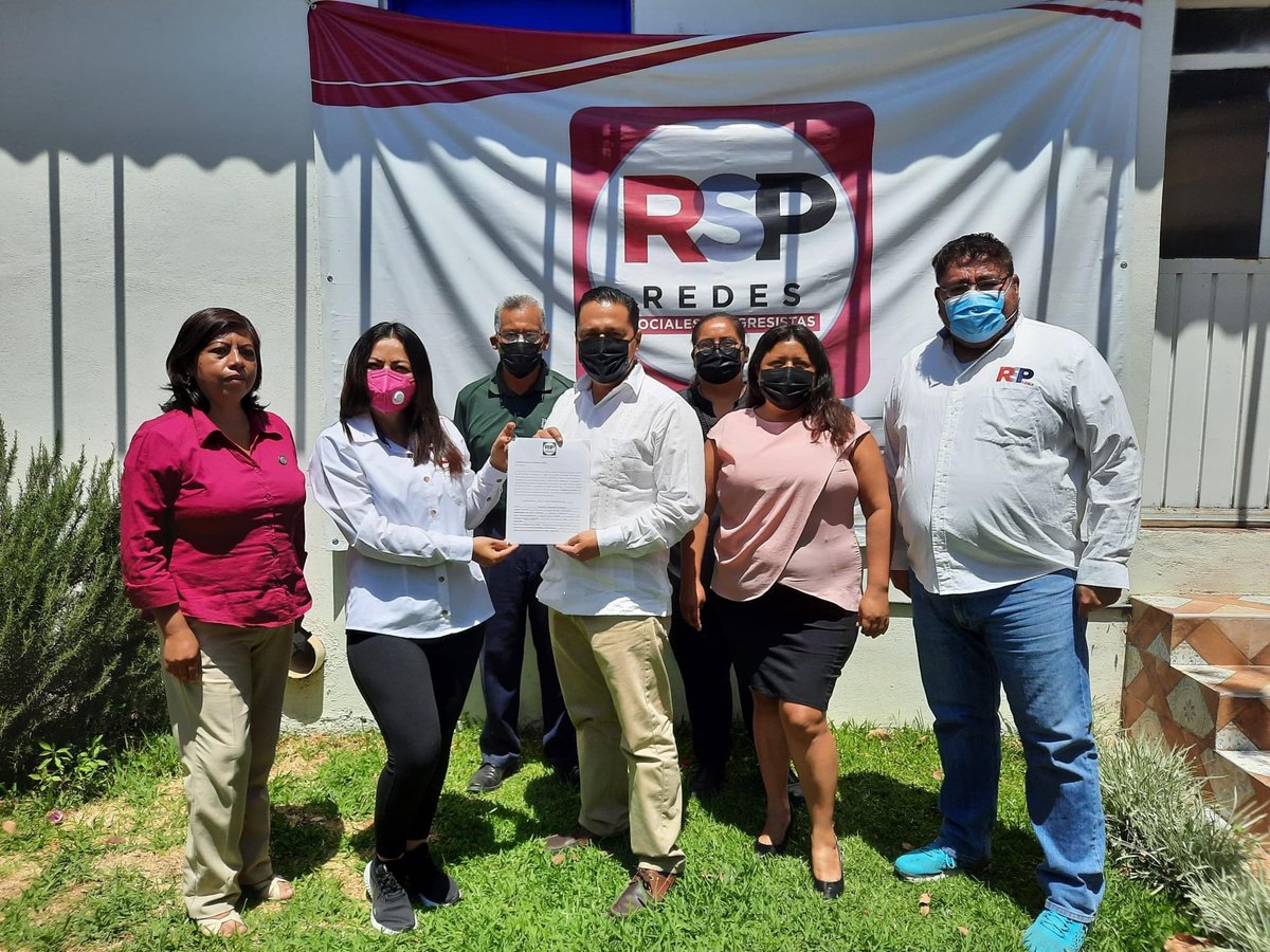 Politicaa_Xoxoc's tweet photo. Oaxaca. 28 de marzo 2021.- El Partido Redes Sociales Progresistas (PRSP) presentó a Oscar Carreño como su Candidato a la Presidencia municipal de Santa Cruz Xoxocotlán https://t.co/EbRx3QXVXg
