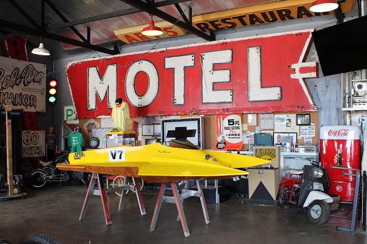 ILRoute66's tweet photo. Have you stopped at Route 66 MotorHeads Bar, Grill, & Museum in Springfield yet? The food and atmosphere are amazing and the museum is even more spectacular!
.
.
.
#supportroute66 #roadtripideas #route66illinois #roadtrip #route66roadtrip #exploreroute66 #eatonroute66 https://t.co/82zaGD8SeZ