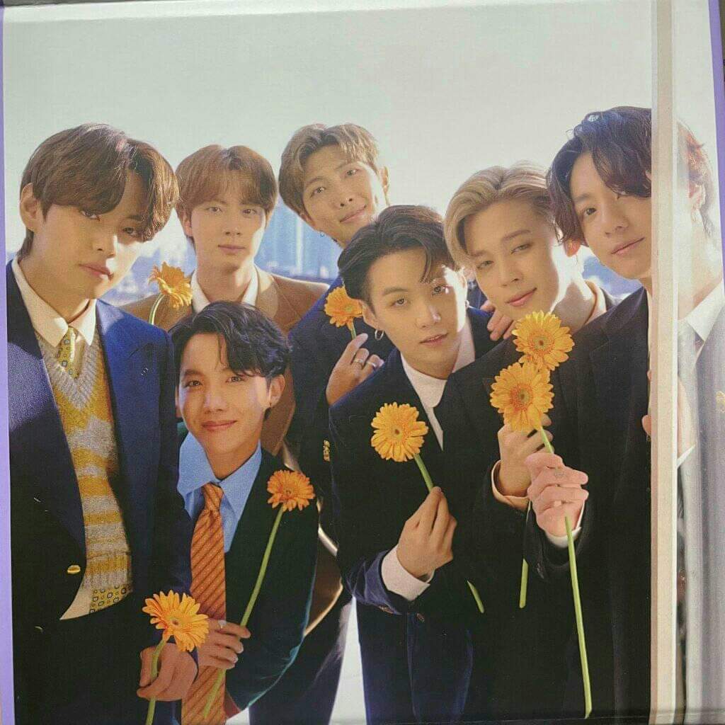 KpoPHallyucity's tweet photo. 💖500 FOLLOWERS GIVEAWAY💖

❗Help me reach 500 Followers❗

- follow me +  @16anne18
- rt my 📌 twt
- rt and like this
- tag 3 army moots

👉Prize BTS MDs 💯 Official Items and Enamel Pin worth Php 500 💜 
Will end once Goal is Reached 💖 https://t.co/gYvcyhqGyd