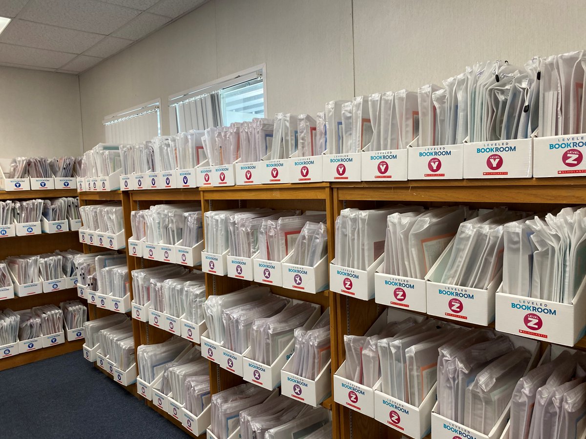 JamesRusso_OCPS's tweet photo. WOW!  Thank you to Principal Wieckowski and Ms. Goulbourne for sharing the hard work of the @KillarneyE_OCPS staff in setting up and utilizing their new K-5 bookroom. Literacy is clearly a priority throughout your building.  @CDLocps #ImpactCDL @DrRahim_Jones https://t.co/ayDgOqT035