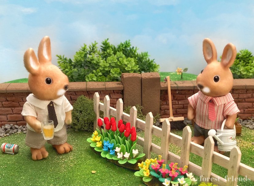 forest_fr1ends's tweet photo. hi neighbour-  please don’t confuse the national sense of relief and optimism resulting from the loosening of lockdown rules, coupled with the fact that the sun is shining, as a green light to talk to me. i still think you’re a f**king idiot... https://t.co/S8uyReeZf7