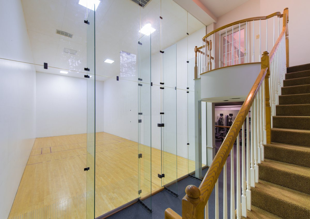 LiveCASCADES's tweet photo. Practice your backhand at Cascades Overlook! We are one of the only communities in the area to offer an indoor racquetball court where you can work up a sweat during any type of weather. #CommunityAmenities https://t.co/2v7tKSstc3