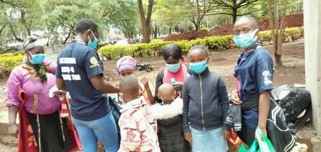KenyaGirlGuides's tweet photo. THE GIRL LED COVID-19 RESPONSE TEAM☘ was in Posta Watamu, Kilifi County, and Nairobi CBD.
 It was a successful day as both teams were raising awareness about COVID19 and donated masks, soaps to help maintain proper hygiene practices during this period. 
#kgga
#yessgirls https://t.co/SP2ExH8KAI