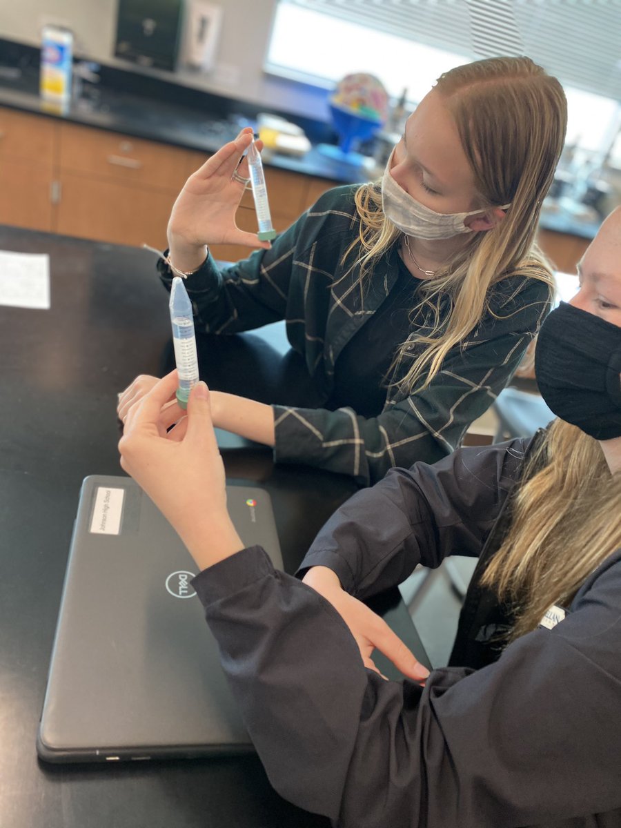 LazareScience's tweet image. Today our @JhsJags Biology scientists extracted their 🧬 and procured it in a pocket for that special one @BioRadEducation #jagscience #nottodaycovid #tuesdayvibe #dna #DNA