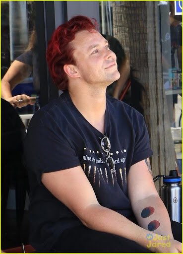 petition for @Ashton5SOS to bring back the red hair rt if you agree.