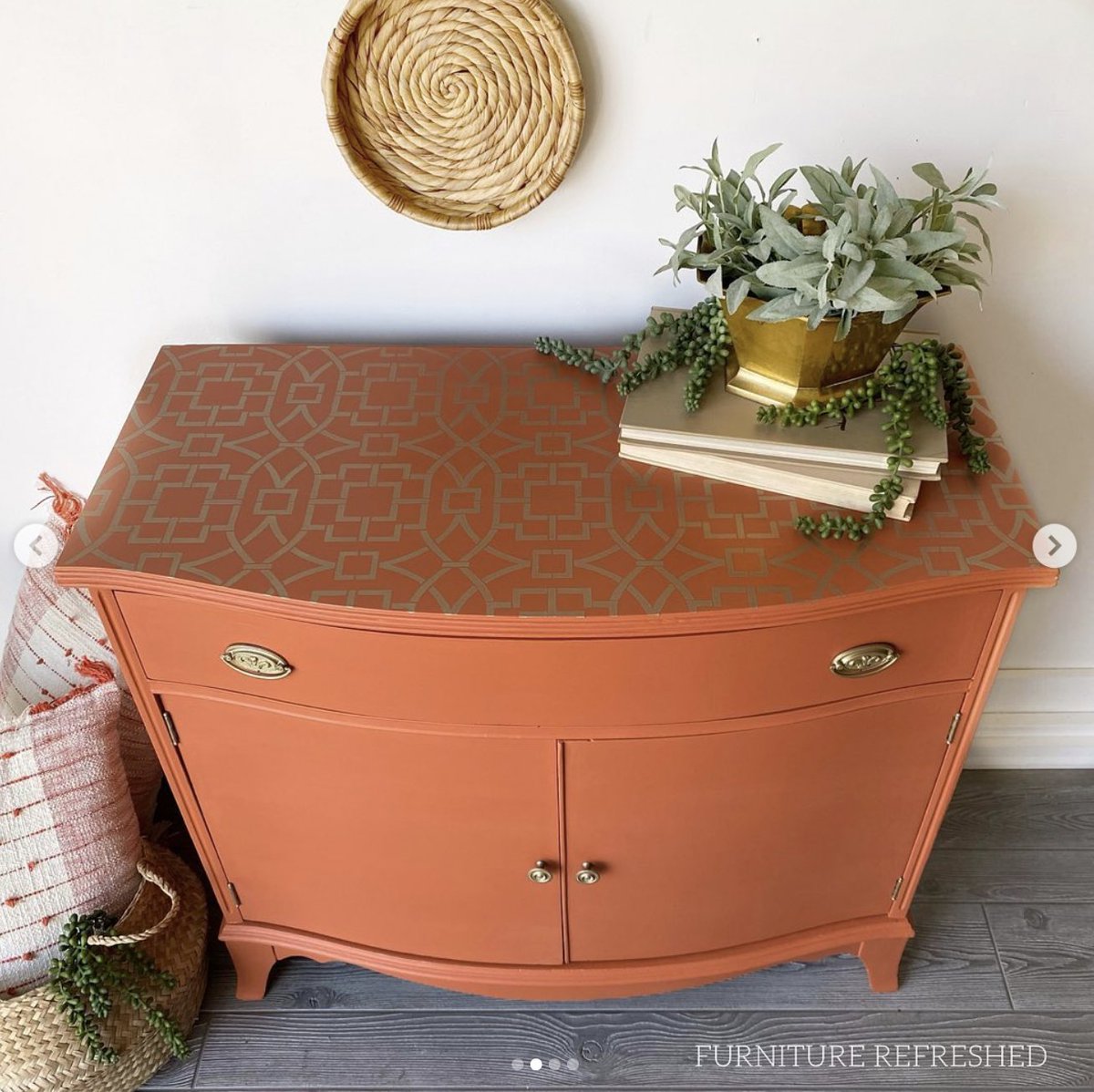 CEStencils's tweet photo. We are living for these stenciled gold trellis accents! ✨ This color combination adds a fresh take on traditional furniture that can dress up any room! #upcycledfurniture
#cuttingedgestencils https://t.co/jQ1etXd3LV