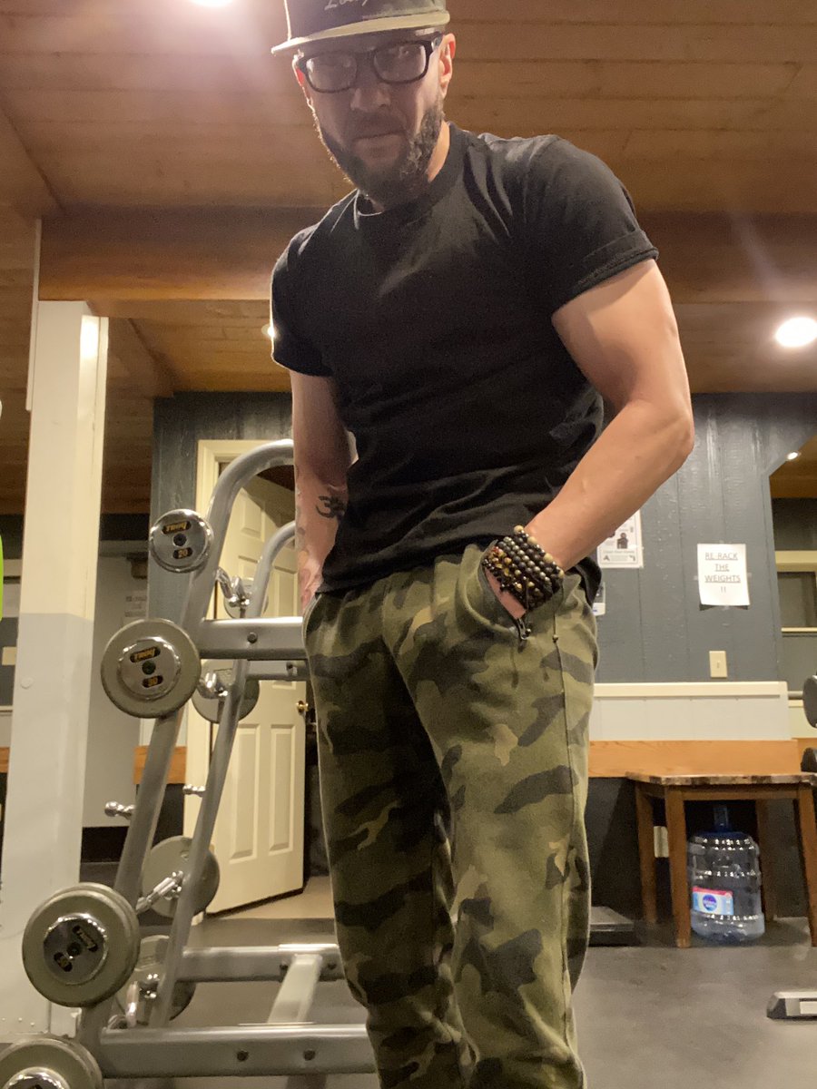 EmpathicCoachi1's tweet photo. Work out, meditate, laugh, live in the momment, don't take all this so serious! Ground in nature stay in graditude love you self!
You are pure energy/soul formless hapless magical!
#reiki #magic #vegan #workout #fitess #meditation #selflove https://t.co/Zj8gOGmORX