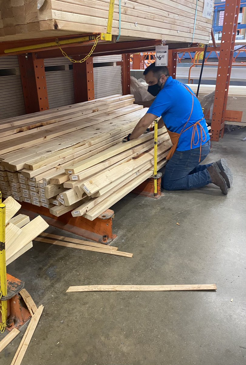 Cloeratorres's tweet image. ABC “Always Be Closing” throughout the day. This is what I’m talking about!  Our DH21 flat stacking to ensure we are fully stocked, presentable and shoppable for our Pros. Good job. #ABCD47 #lumbermaker #OneTeam #weallwin #pro