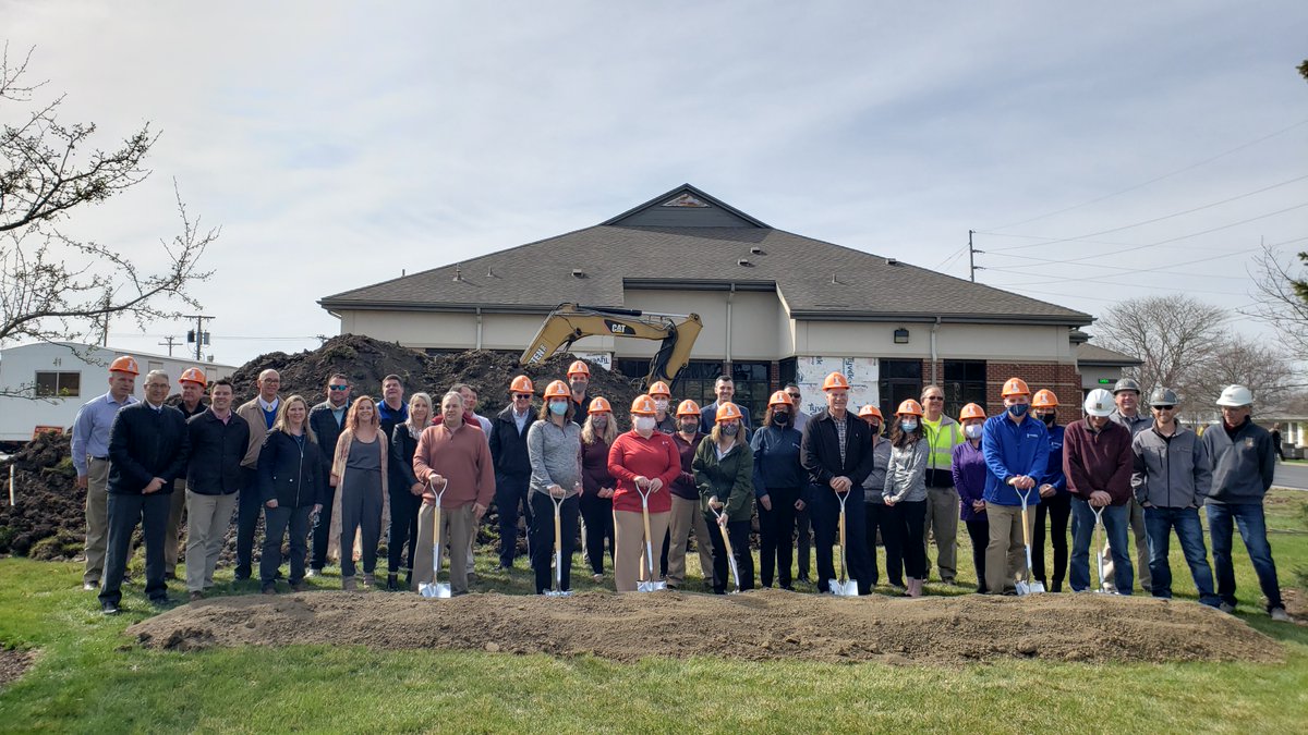 FirstFedVW's tweet photo. Thanks to everyone that came to our Groundbreaking today. We look forward to sharing progress photos along the way. And we are excited for what this growth means for our community!  #BuildingBetterBanking #1stFedVW #YourCommunityYourBank https://t.co/jAbJVubaf3