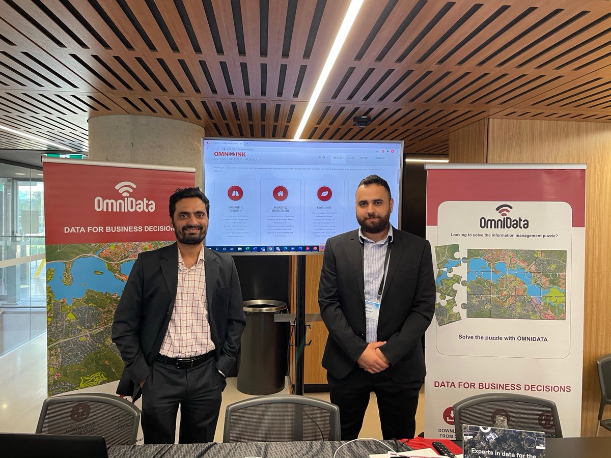 omnilinkanz's tweet photo. @LocateConf  continues at @UNSW today &amp; online all week. Naishadh Dave, Eamon Mansoor &amp; David Bruce will be there through the day showcasing Omnilink solutions &amp; data products. Drop by the stand &amp; scan to win a pair of Sennheiser headphones. #locate21 #LocateEvent https://t.co/VIVD4mV60G