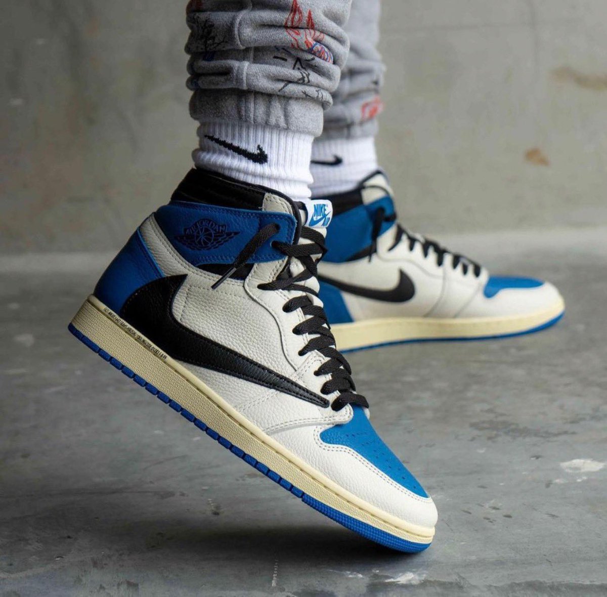 𝐔𝐏 𝐓𝐎 𝐃𝐀𝐓𝐄 A Twitter Travis Scott Fragment Nike Air Jordan 1 Retro High Og Sp Military Blue フラグメント ナイキ トラヴィス スコット Aj1 エアジョーダン1 スニーカー ミリタリーブルー Dh3227 105 詳しくは記事をチェック T