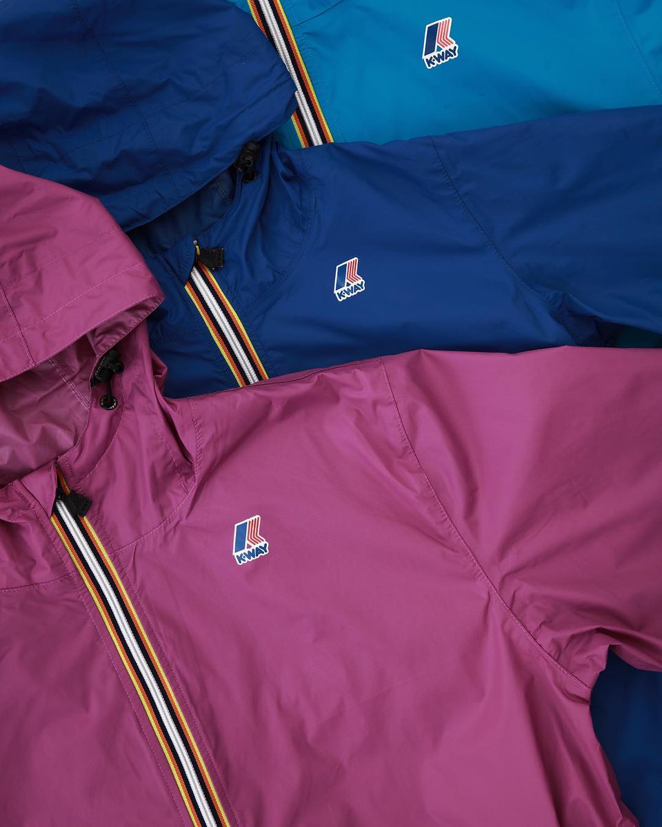 StreetmachineT's tweet image. La eterna discusión ¿frío o calor? ¿invierno o verano? Lo único que tenemos claro que las cortavientos @kway_official LE VRAI se adaptan a tu outfit con el clima que sea🌦🍁🌤 

Encuentra mucho más en Streetmachine.cl 👈

#KWAY