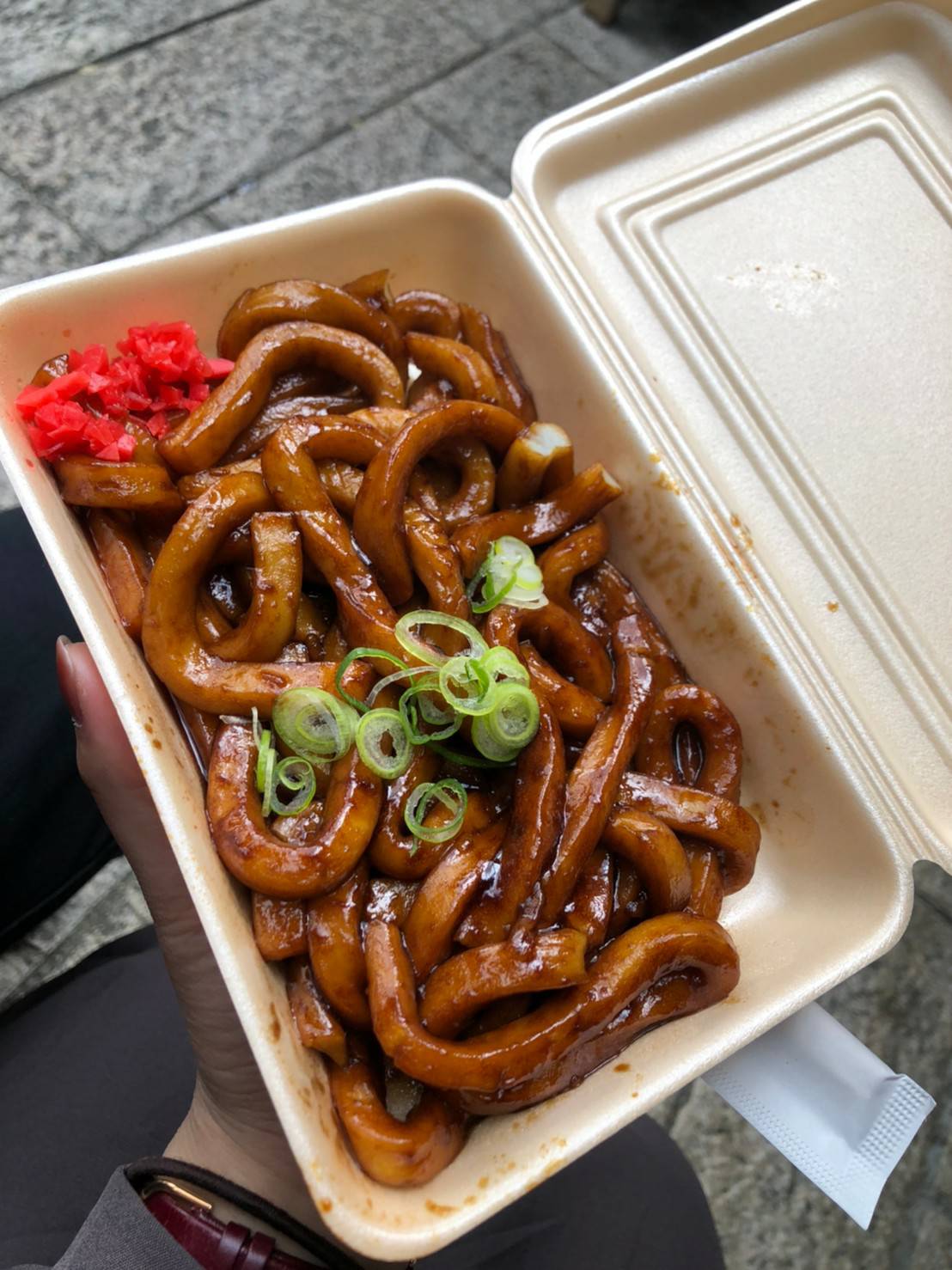 Takagi 先日 伊勢神宮にお参りに行ってきました まぁメインはおかげ横丁での食事ですが 笑 手こね寿司と伊勢焼きうどんを食べてきました しっかりとコロナ対策をして皆さんで飲食店を盛り上げましょ 伊勢 伊勢神宮 おかげ横丁 手