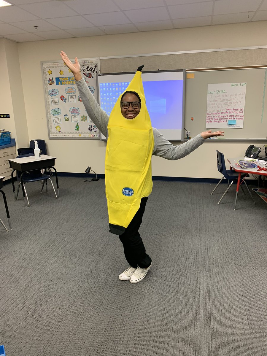 s_kollhoff's tweet photo. This is what happens when you let virtual 2nd graders dress you for the day. It’s bananas. 🍌 #SmithGr8ness https://t.co/stMYLnkqzs