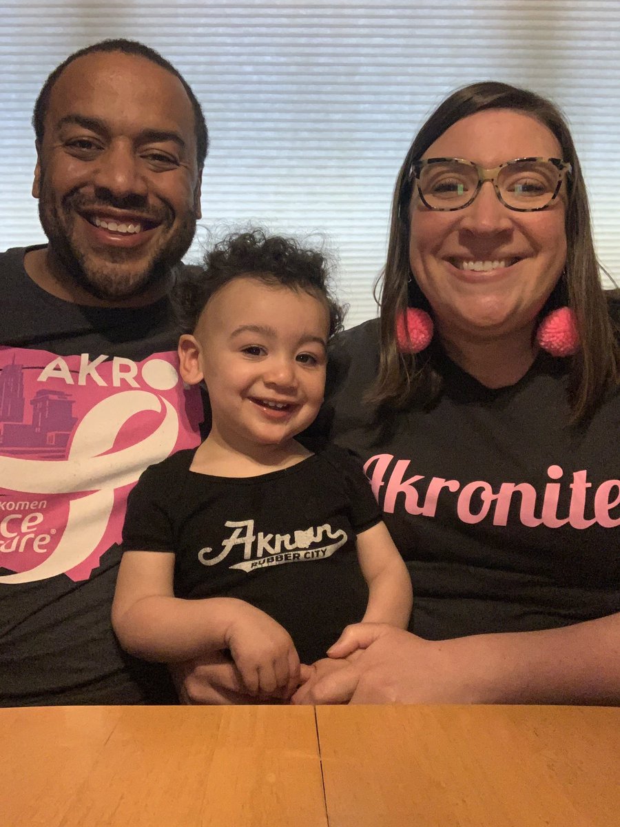 AllysonLBoyd's tweet photo. How we started #330Day in 2020 vs. how it’s going in 2021 🥰💗🤩 #330shirtday #330pride #akronite #justakidfromakron https://t.co/UJwvBlpVtl