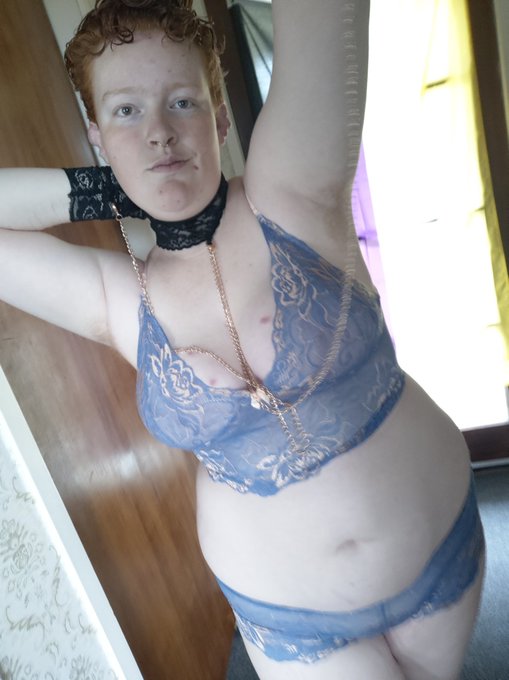 My tripod's remote shutter died on me so the quality's a bit shit but I really like the colour of this