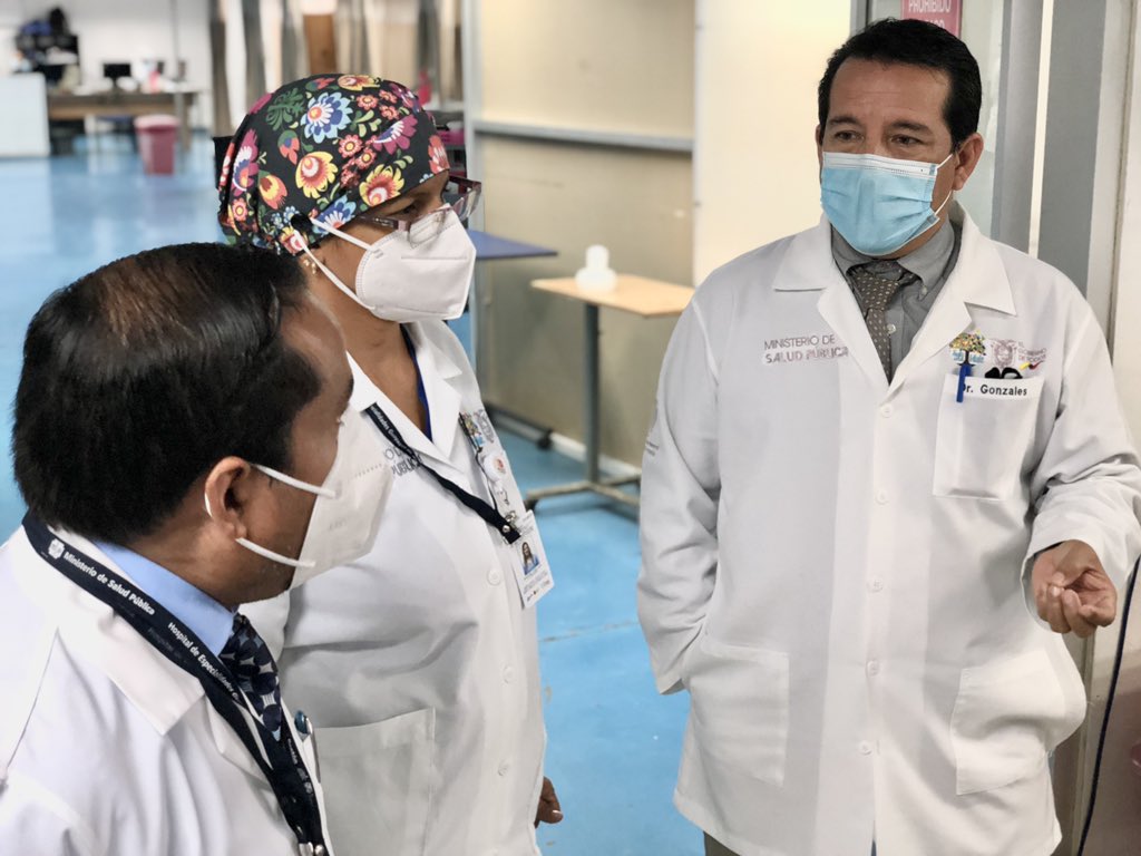 PabloGonzalezEc's tweet photo. Hoy junto a mi equipo asistencial recorrí la Emergencia @HGuayaquil, donde constaté el buen flujo de atención y verifiqué la aplicación de protocolos sanitarios que garanticen la seguridad de los pacientes. #ActivadosPorLaSalud https://t.co/IqLsBZL5Hx