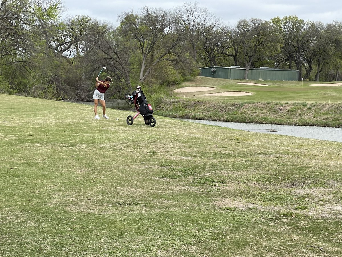 Steers_Golf's tweet photo. Day 1 of District in the Books!!! #NSGolf #SteerPride https://t.co/BKDtEIPy5p