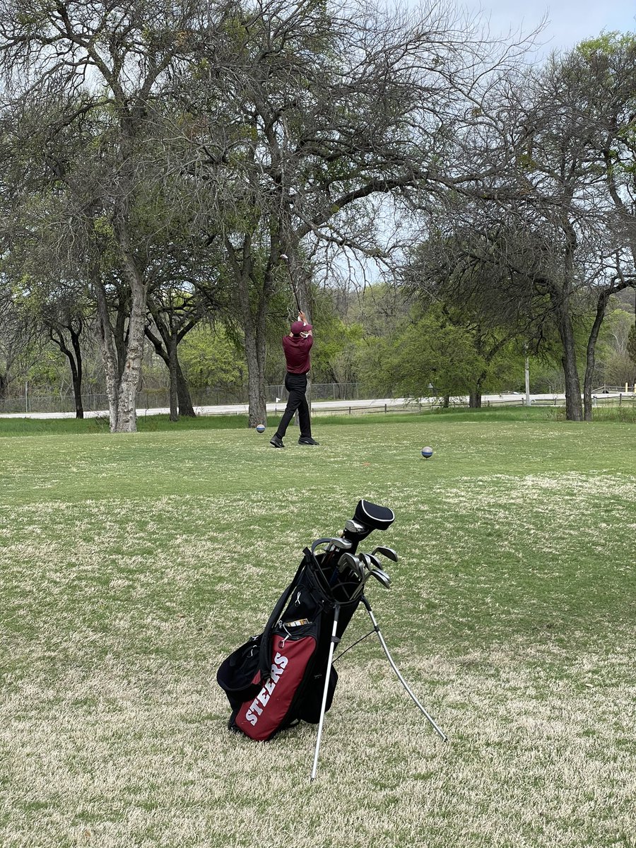 Steers_Golf's tweet photo. Day 1 of District in the Books!!! #NSGolf #SteerPride https://t.co/BKDtEIPy5p