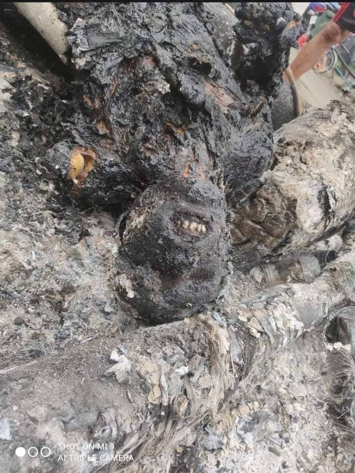 kyii_jpeg's tweet photo. tw // death 
A boy was burned to death by terrorists last night in 56 ward, south dagon. Junta continuously opened gunfires till dawn. So many casualties  yet due to internet blackout, exact death toll can’t be confirmed. 
ABOMINABLE CRUELTY
#Mar30Coup 
#WhatsHappeninglnMyanmar https://t.co/N9wAp1nwYe