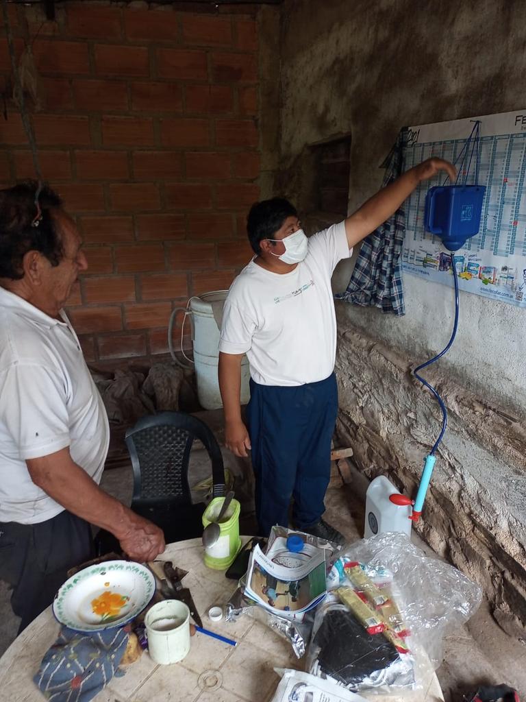 funculturaok's tweet photo. POR LOS CAMINOS DE LA SOLIDARIDAD
Estuvimos en Hualinchay -Esc. Pedro Zelaya- y San Pedro de Colalao haciendo entrega de filtros comunitarios de agua a 24 familias, además de alimentos y barbijos #ONG #agua #solidaridad #campaña #donaciones #Tucuman https://t.co/ClqOblqktC