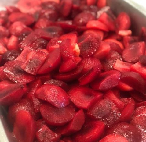 These plums are just perfection 😍 Does your baby like plums?

Plums are high in fiber, which helps relieve constipation in you and baby! Plums also naturally contain Vitamin A and C. 💪🏻