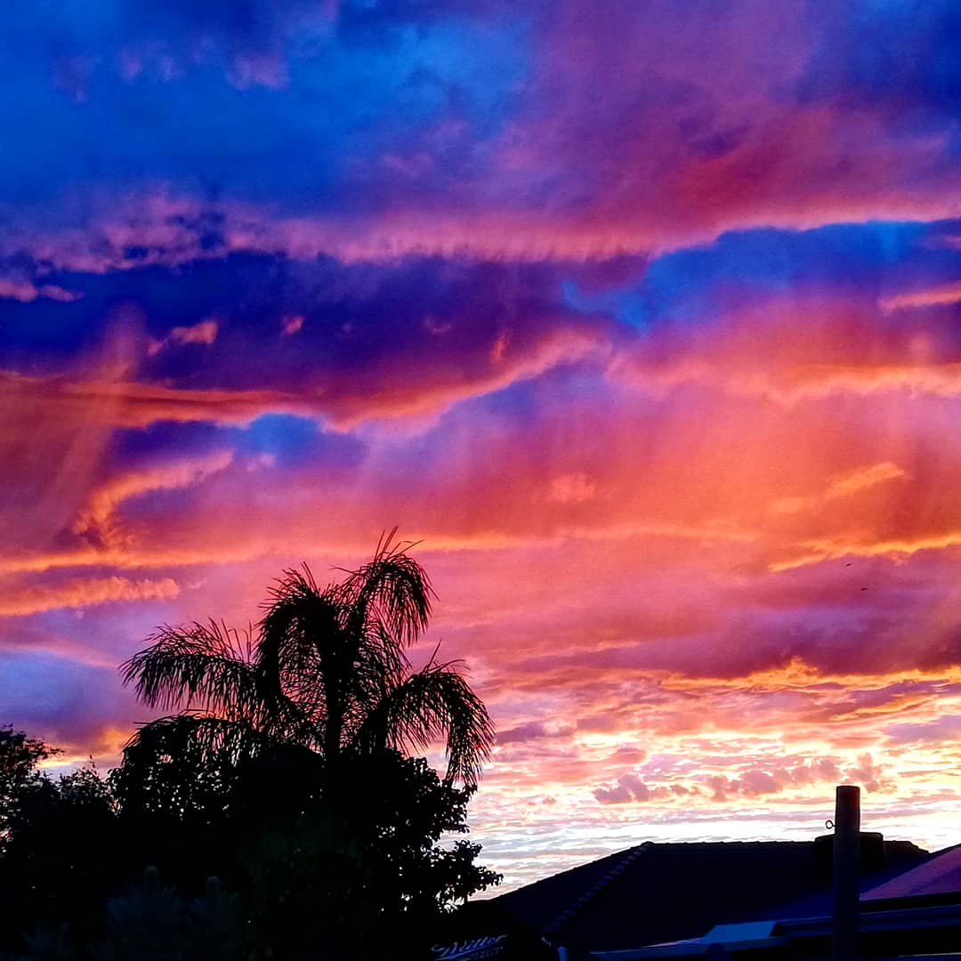 Wow! Wow! Wow! What a Sunrise this morning!! So Beautiful!! @kymhoonhout  #sunriseperth #sunrise_sunset_photogroup #sunrise_and_sunsets #sunrise #sunriselover #sunriseoftheday #sunrisephotography #sunrise_sunsets_aroundworld #sunriseloversofinstagram