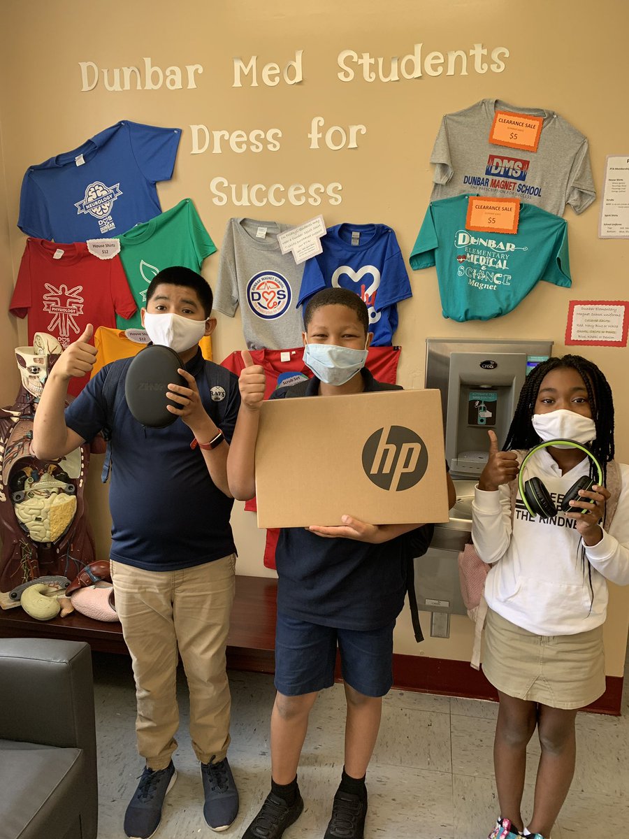 Dunbar_Magnet's tweet image. Congratulations to our winners of the @ReadonmyON #MyON #SpringBreakChallenge! Aidan, Diego and Kamryn read thousands of minutes over spring break and we are so proud of them! They won awesome prizes including an @HP laptop, headphones and speakers!! #ONLYatDunbar @TransformHCPS