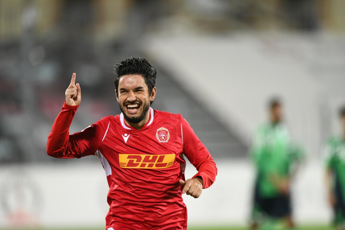 MuharraqClub's tweet photo. فوز المحرق على البديع 3-1 ضمن الدور نصف النهائي من كأس الاتحاد، سجل الاهداف حسن الكراني و تياغو ريال هدفين . #muharraqclub https://t.co/f6z6G5SoEy