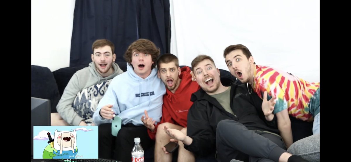 WhatinTheWoh's tweet photo. HOW IS THIS ALLOWED??? LITERALLY CANCELED https://t.co/LivOYOCeYd(LILNAS AD POG) https://t.co/vK7owHeVG6