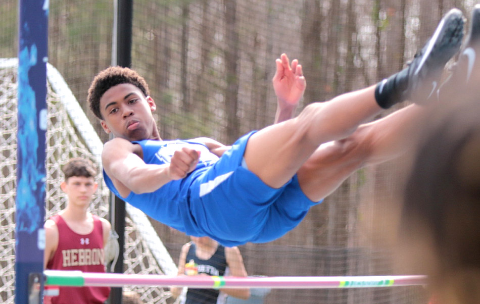 MPCAthletics's tweet photo. Congratulations @MPCSmiddle #MPCTrack! Top 5 meet finishes by B.Jones, K.Abernathy, A.Short, S.Brown, J.Marino, C.Hewling, &A.Overton. Boys 4x100 relay of A.Overton, C.Hewling, J.Marino, &K.Lewis took 3rd. Girls relay of K.Abernathy, J.Myrthil, S.Brown, &B.Jones took 2nd place. https://t.co/wmYIqZp08L
