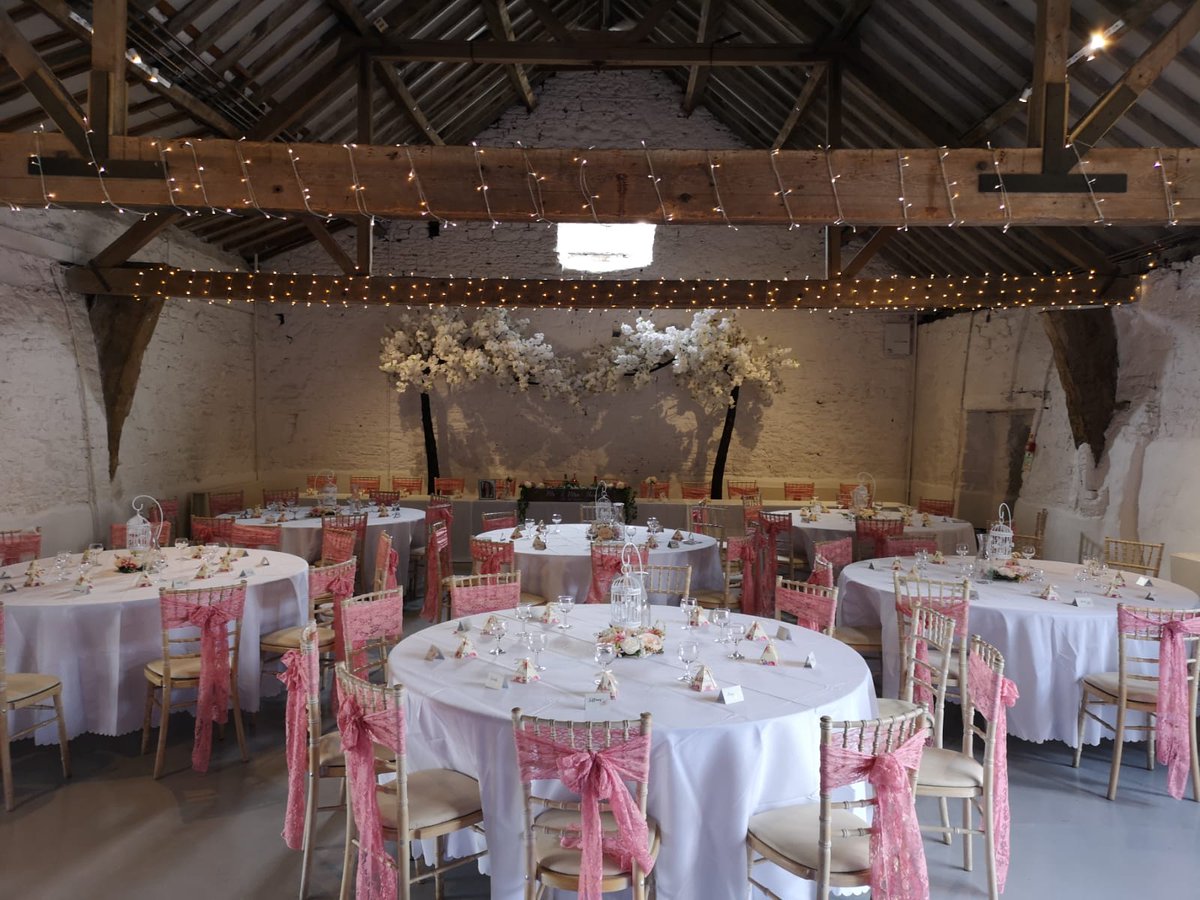 If you're planning a wedding, we'd love to hear your thoughts. If you have a few minutes to spare to fill out our survey, it would be very appreciated!
Participants will receive free fairy light hire should you go on to book your wedding with us.
forms.gle/WAFFzw6FCZRo1k…