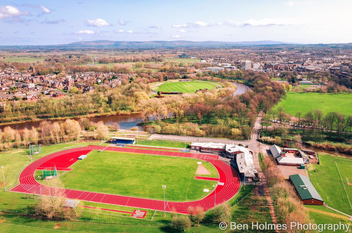 ben_holmes33's tweet image. 🐑 Sheepmount Stadium in gorgeous weather today. Lovely to see and smell some freshly cut pitches too #DJI #studentphotographer #dronephotography