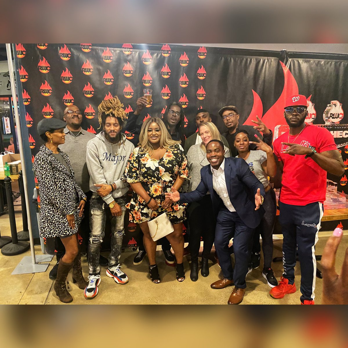 When you do what you love. You never feel like you worked a day in your life 🙏🏾! Grateful For The Opportunity Host For <a href="/roastingchamps/">Roasting Champs</a> inside <a href="/pourtaproom/">Pour Taproom</a> private viewing of movie "Roast For A Check "coming soon" 📺 🌎🔥
#Blessed #Grateful #Comedy #Atlanta #Nashville #raheemholt