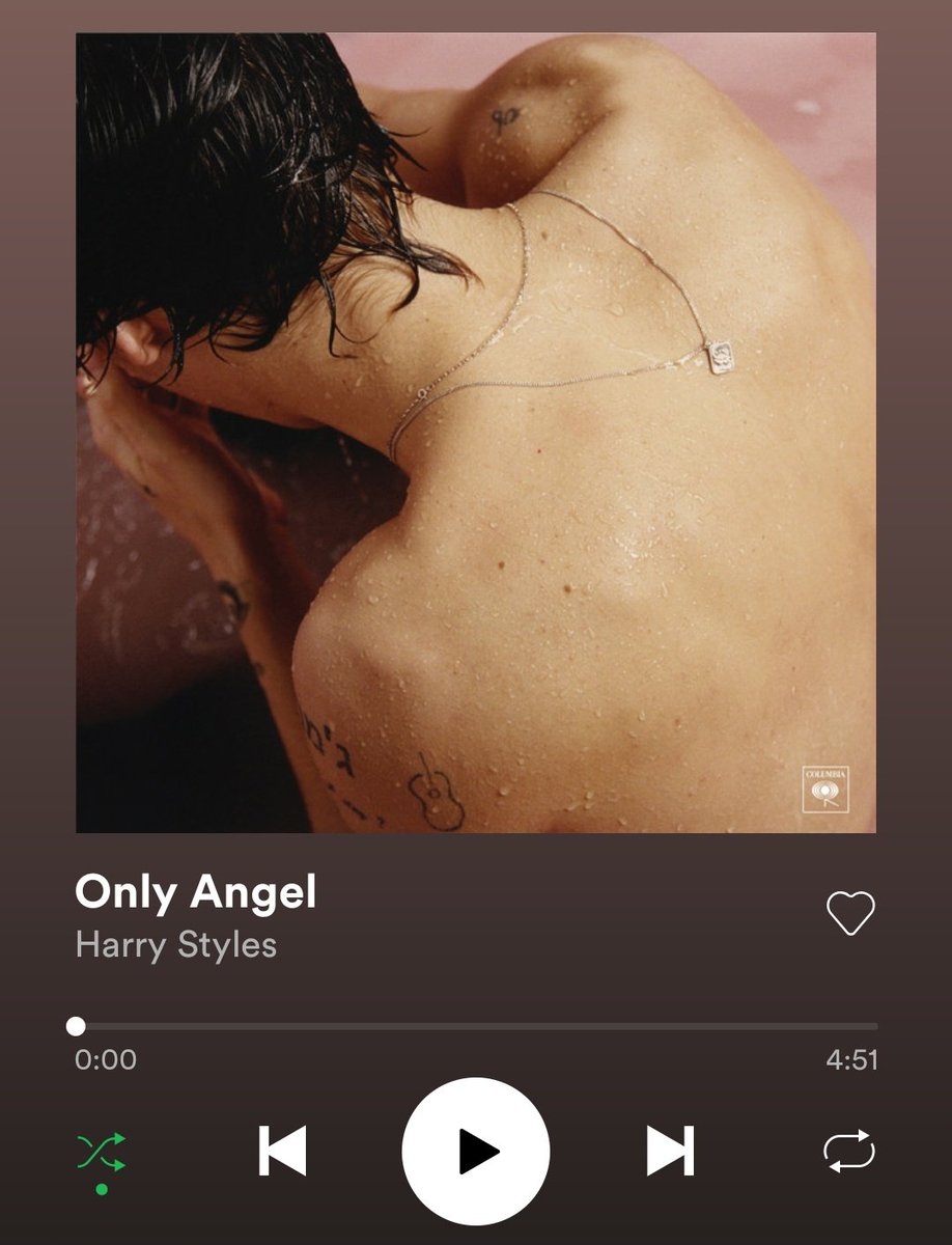 SHOUIS94's tweet photo. ¿CANYON MOON O ONLY ANGEL?

#TOP50LOUISTOMLINSON https://t.co/HzVoKPGXut