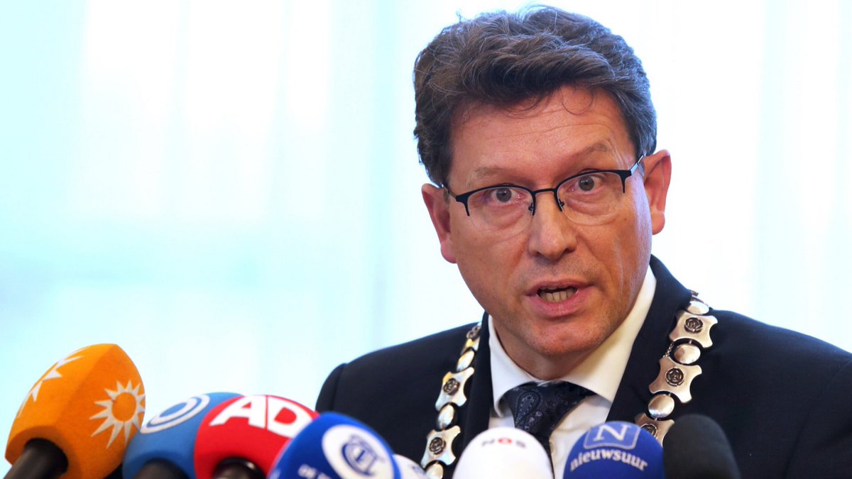 CDANOP's tweet photo. Onze nieuwe burgemeester is bekend. Van harte gefeliciteerd met uw voordracht als nieuwe burgemeester van de gemeente Noordoostpolder @RogerdeGroot. Momenteel is hij burgemeester van de gemeente De Wolden. https://t.co/1x94aVkMhx