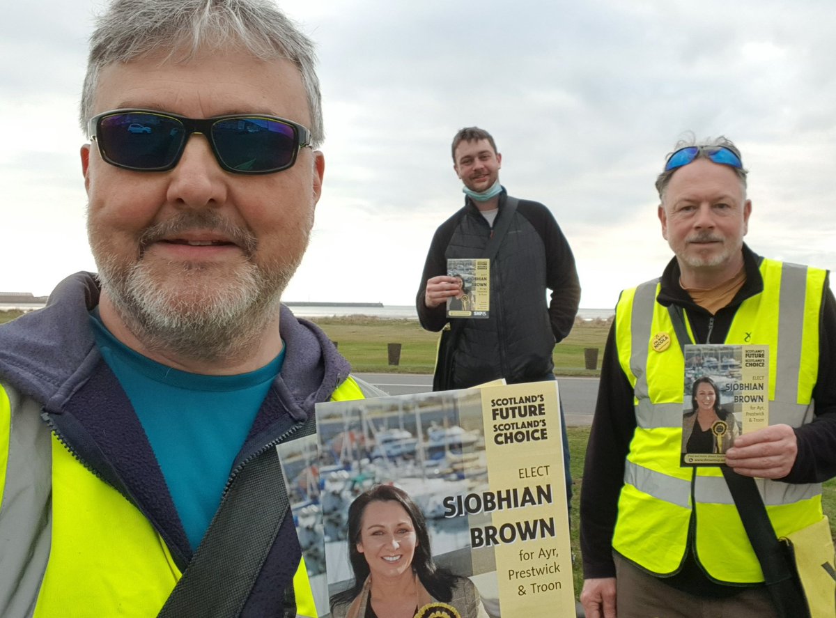 Moonfan's tweet photo. Out leafleting for @Siobhianayr and @theSNP this evening. 
Not a party member but happy to help out ✌️😎🏴󠁧󠁢󠁳󠁣󠁴󠁿
#ActiveSNP #SP2021 https://t.co/cOZMMKZIrn