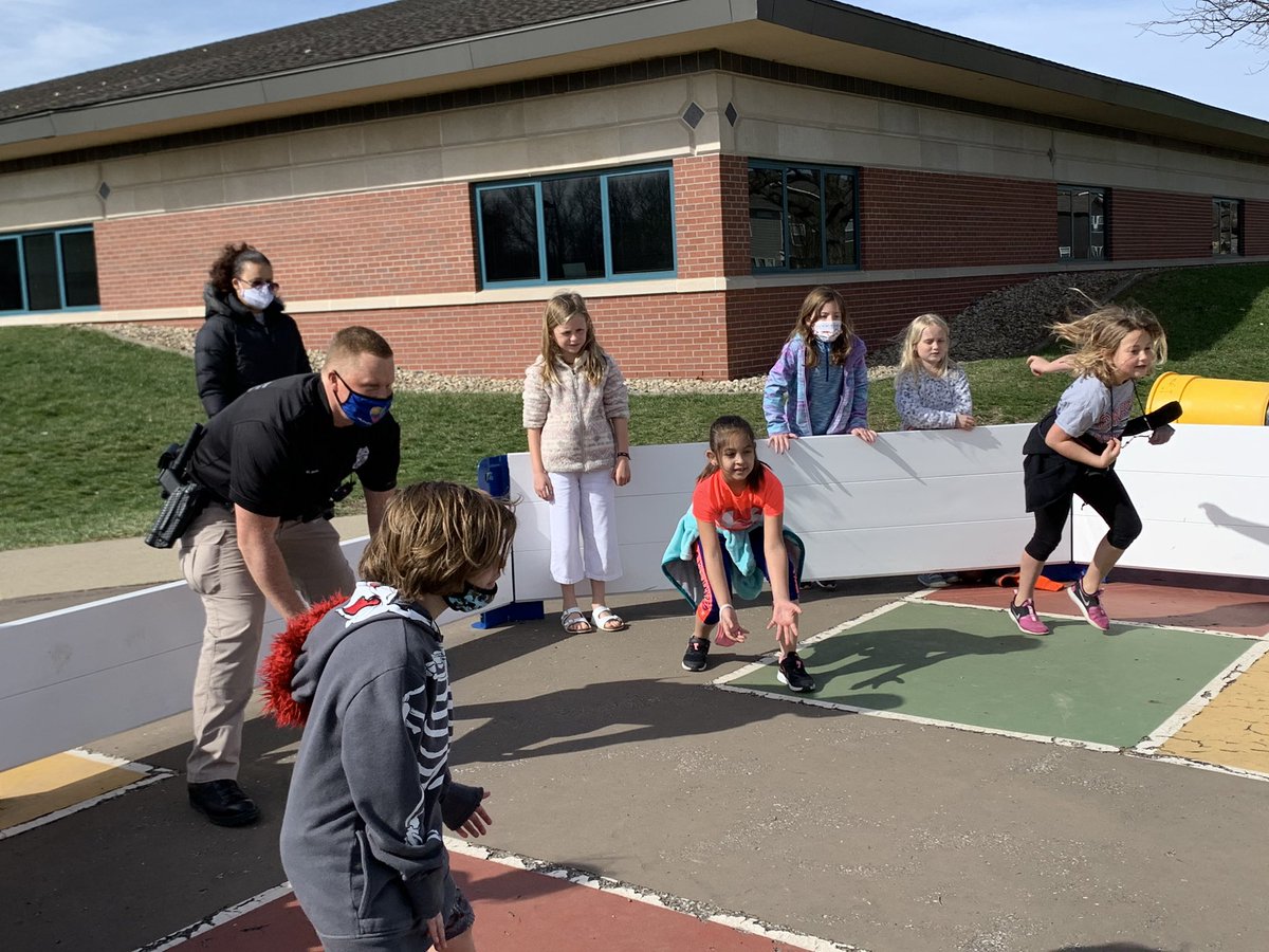 JillCSchipp's tweet photo. Building relationships is key when working with ALL people! Especially children! #resourceofficer #mattharris @myccs @PrairieTrace1 https://t.co/An3FJnrqw3