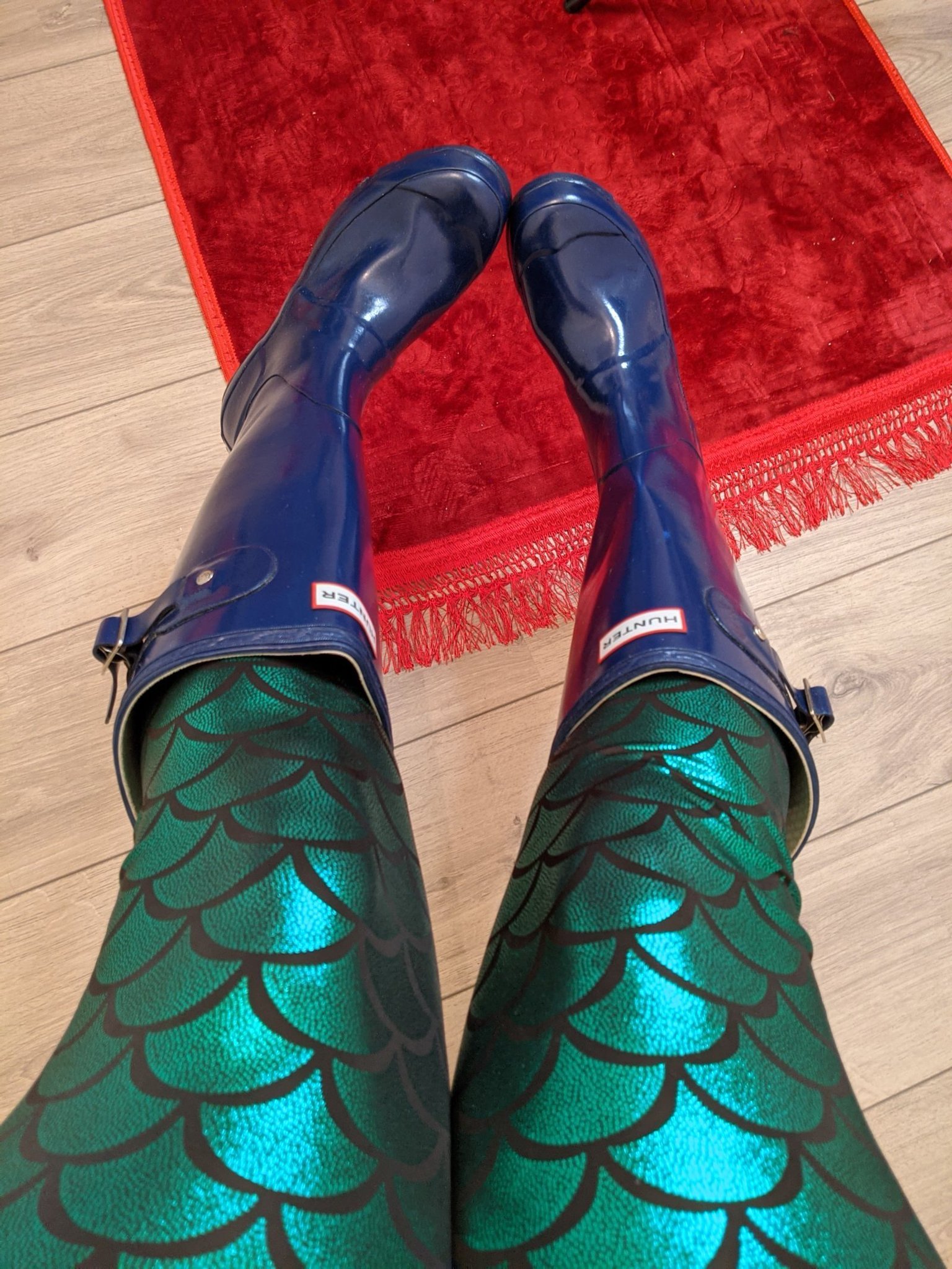 1 pic. Feeling like a mermaid on #InternationalMermaidDay! 😏😄💖 #boots #bootsaddict #rubber #rubberboots #rubberfetish #pvc #bootfetish #長靴 #catsuit #bodysuit #wetlook #wetlookleggings #wetlookpants #nylon #nylons #nylonfetish #nylonjapan #zentai #zentaifetish #ゼンタイ #全身タイツ https://t.co/aJLa3DsYOf