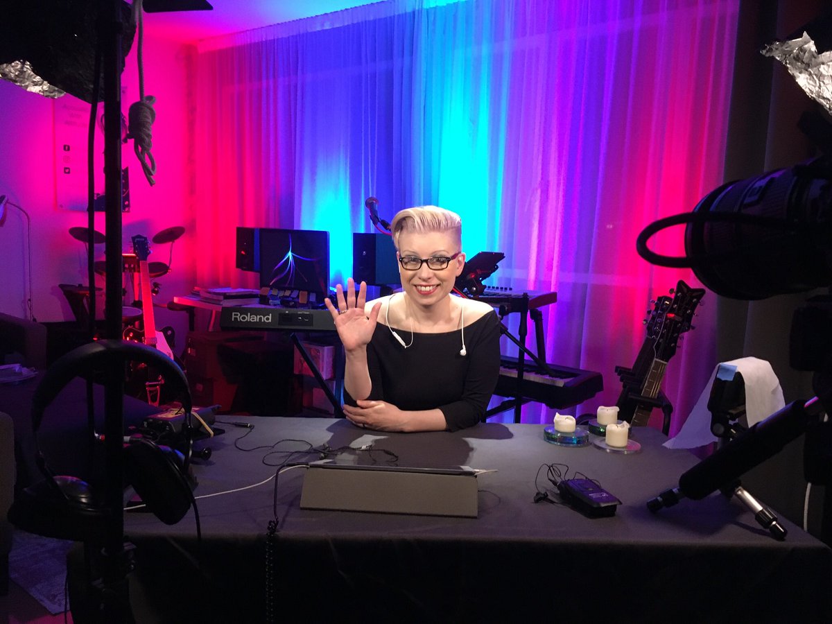 TaraCTaylor's tweet image. I have a killer hangover today but, it was worth it to be a part of last night’s #morekeys with @mattyprez on the #UnicornsLive streaming channel! #music #morekeyswithMattyP