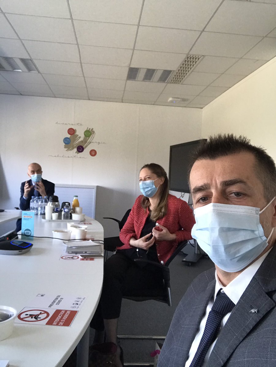 Julien Talec (@talec11) on Twitter photo Les experts de proximité au service de la satisfaction client !
Ăchanges avec <a href="/EliseBertLeduc/">Elise Bert</a>,notre direction @ThierryGMT <a href="/ColombuYves/">Colombu</a> <a href="/ValerieGodard73/">ValĂ©rie Godard đ</a> #axa
<a href="/kuevi_ekue/">Kuévi EKUE</a>
Et des retours dâexpĂ©riences de nos forces vives, prometteurs pour encore nous amĂ©liorer đȘ Les experts de proximitĂ© au service de la satisfaction client !
Ăchanges avec <a href="/EliseBertLeduc/">Elise Bert</a>,notre direction @ThierryGMT <a href="/ColombuYves/">Colombu</a> <a href="/ValerieGodard73/">ValĂ©rie Godard đ</a> #axa
<a href="/kuevi_ekue/">Kuévi EKUE</a>
Et des retours dâexpĂ©riences de nos forces vives, prometteurs pour encore nous amĂ©liorer đȘ
