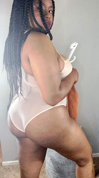 Let's be clear: Even off guard, I look good as f*ck 💅  Tribute, then we can talk: $simonexmayy  finD