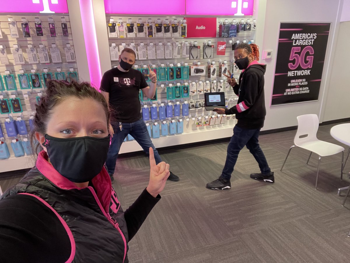 BKnollRetail's tweet image. Congratulations Malik!! Officially Mobile Expert Certified today! Can’t wait to see you do great things. #MobileExpert #DYTFlightClub ⁦@CinciTrainer⁩ @rsnorbeck⁩ ⁦@ByrnesShawn⁩ ⁦@TracyNolan_⁩ ⁦@JonFreier⁩