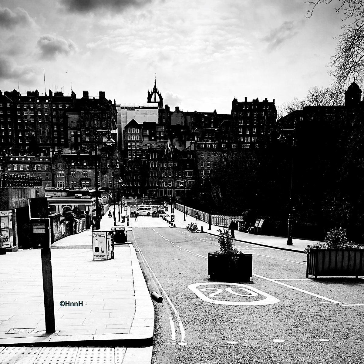 hnnh_lee's tweet photo. Empty streets...
#EmptyStreets #Photography #PhotographyIsArt #PhotographyIsLife #PhotographyWorld #BlackAndWhitePhotography #BlackAndWhite #BlancoyNegro #Fotografia #StreetPhoto #Art #Perspective #City #UrbanPhoto #UrbanPhotography #Lockdown #Isolation #LockdownScotland #Covid19 https://t.co/ZV9uhqtHIY