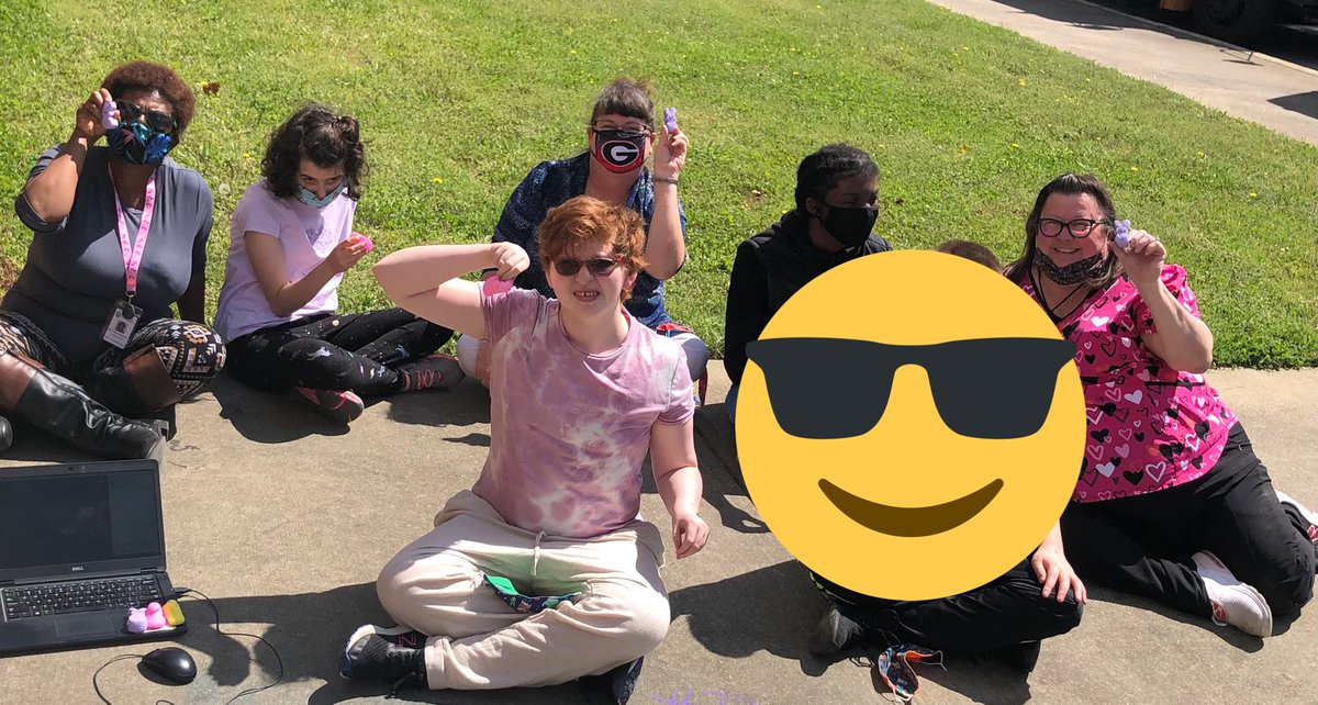 LeighVrable's tweet photo. @Pepsi @indiancreekmid Our class really wants to try the new Pepsi flavor.  It sounds so interesting. #HangingWithMyPeeps #PepsiSweepstakes #icmsdreamteam https://t.co/cFT6LQQt3y
