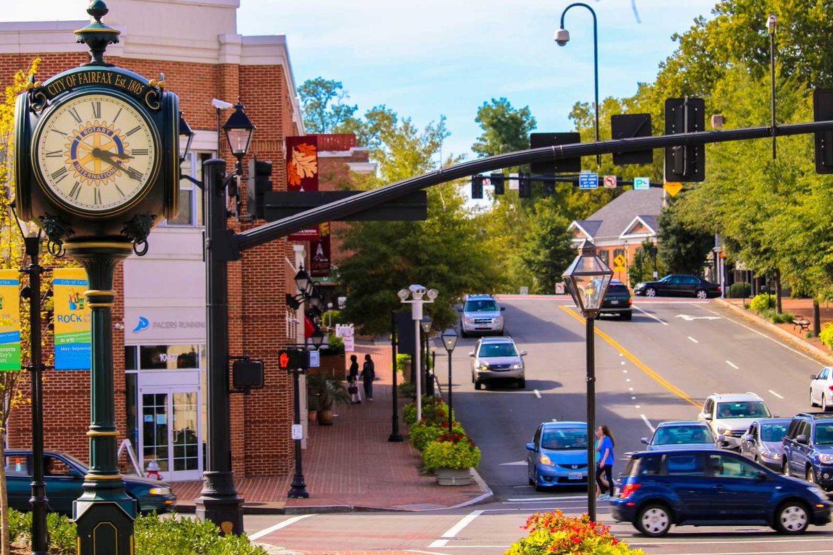Jacquel58028670's tweet photo. I grew up living in Fairfax, VA which is pretty close to DC. I could describe my neighborhood as family friendly, safe, and competitive. While I did have a nice childhood I don't plan on ever living there again. #SOWK35021 https://t.co/ou7f57yY5b