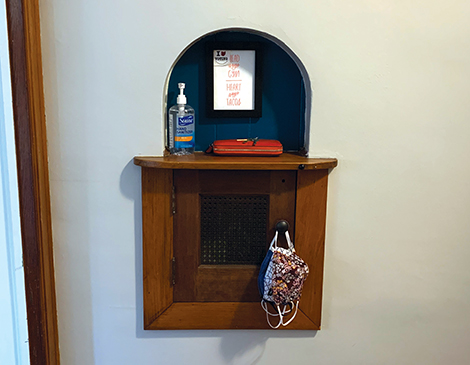 ClevelandMag's tweet photo. In honor of our #AtHomeCLE issue, a few Cleveland Magazine editors share nooks they've come to love in their own homes. #ShopLocalCLE https://t.co/LqOnOq3Xz4 https://t.co/Y8QOYWJfR8